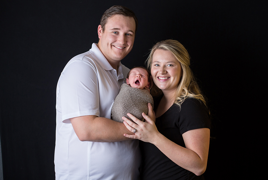 Newborn in Cincinnati Ohio with parents