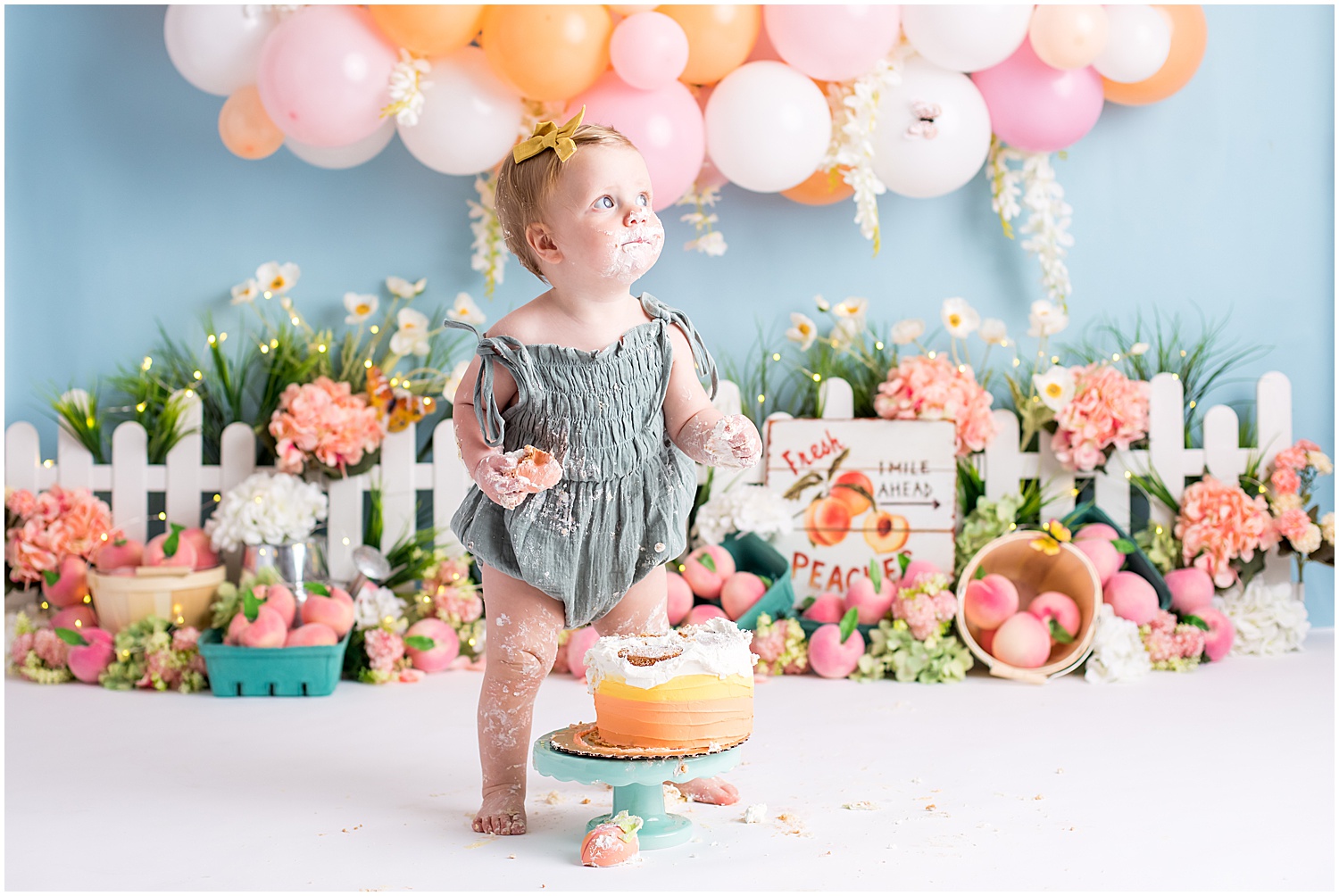 Cincinnati Cake Smash Session Sweet as a Peach